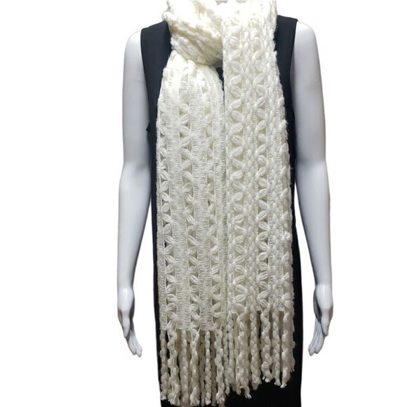 🌹NEW WITH TAG OFF WHITE SCARF - Picture 1 of 6
